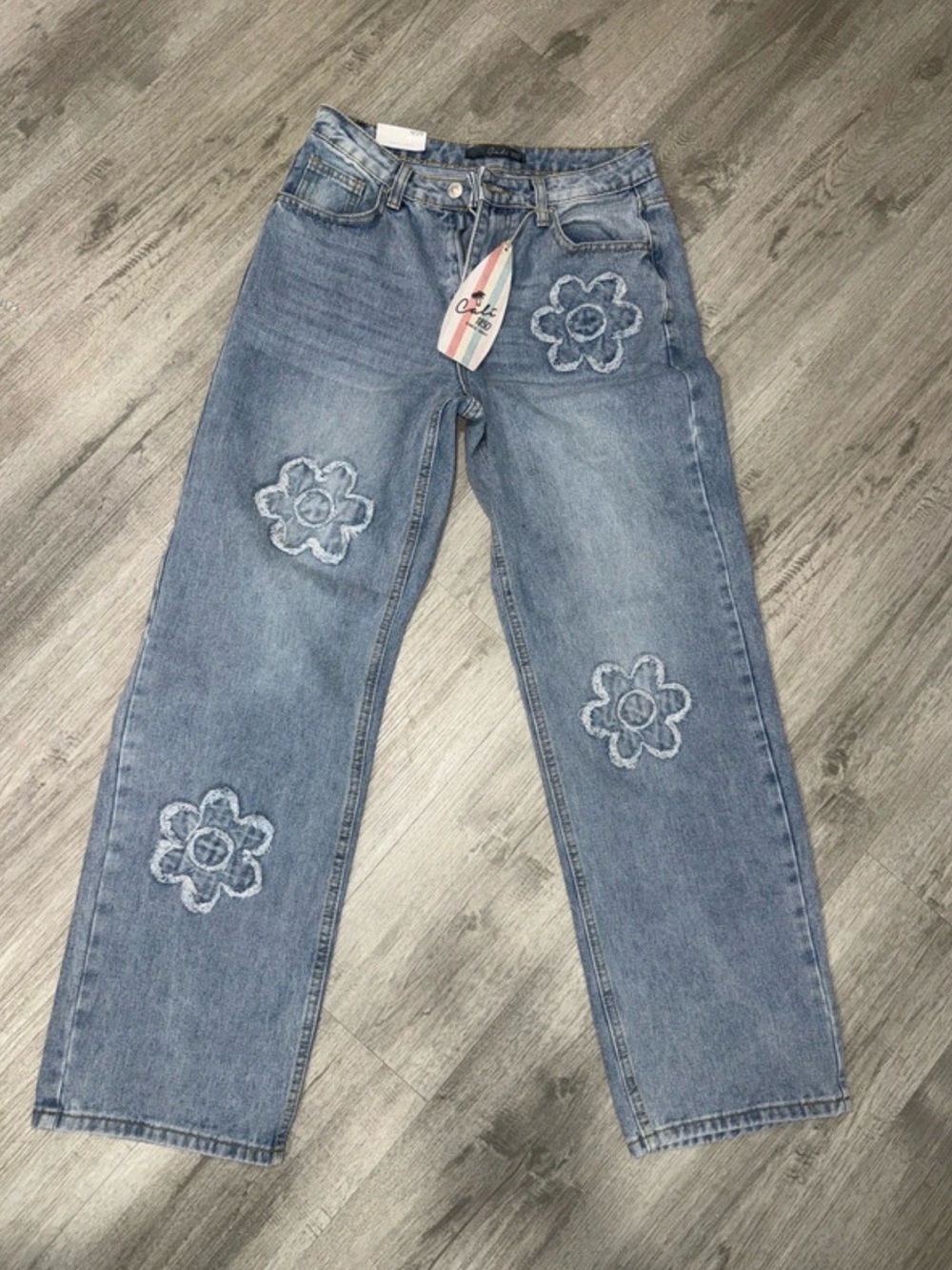 Straight Leg Floral Appliqué Jeans in Light Blue